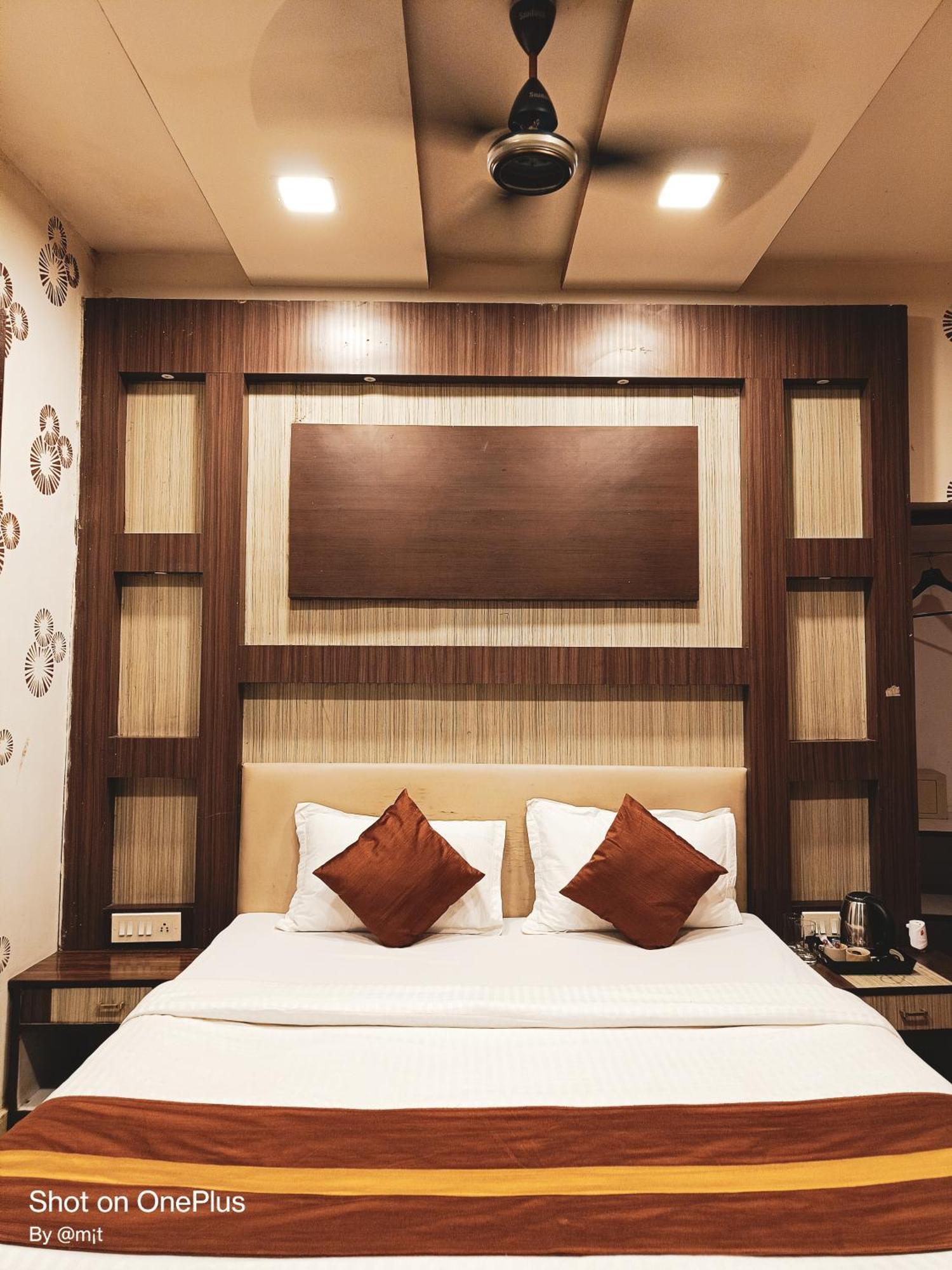 Hotel Diamond Suites Calcutta Eksteriør billede